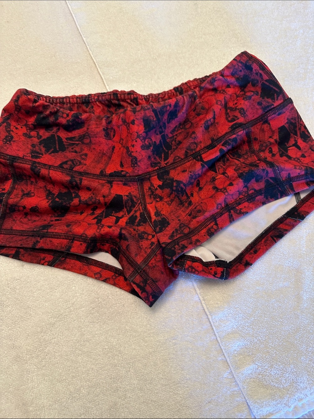 Fleo Red and Black Patterned Women's LOW RISE CONTOUR Bike Shorts